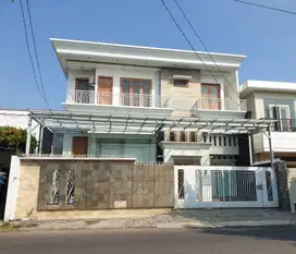 Dijual Rumah Mewah Tingkat 3 Lantai Siap Pakai Daerah Brumbungan Smrg