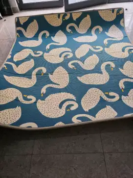 Matras tebal empuk