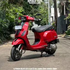 Piaggio Vespa S 150 3V th 2013 warna MERAH CANDY PERFECT CONDITION.