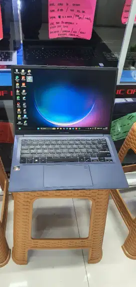 Asus vivobook m1403Q