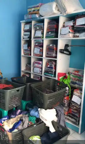 Dijual lemari dan meja laundry