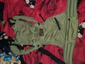 Cuddle me levana air preloved