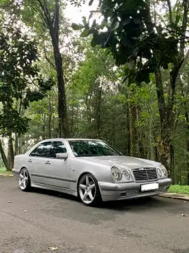 Mercedes Benz E320 W210 1998