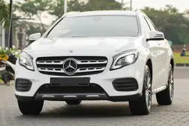 Girl Boss! Mercedes Benz GLA200 AMG Night 2019 x1 218i 320i c200 a200