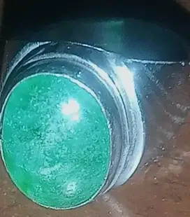 Cincin batu permata zamrud Kalimantan