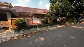 RUMAH TINGGAL DI KOMPLEK BINA MARGA, PONDOK KELAPA, JAKARTA TIMUR