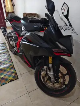 Dijual CBR250. Warna Hitam