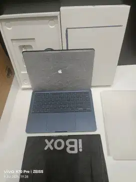 Macbook Air M3 8/256gb Garansi Resmi iBox Bh 100% Cc 4  like new