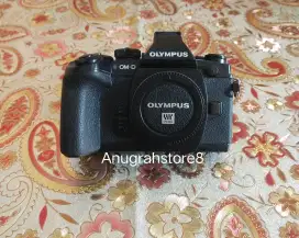 Camera Olympus OMD M1 Mark1 with Lensa 1442R