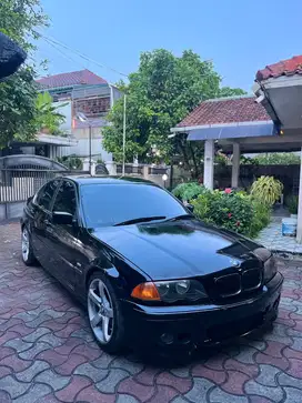 BMW 318i 2000 Bensin