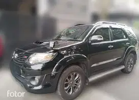 Toyota Fortuner 2.5 G VNT TRD Solar-AT (2015)