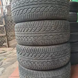 Ban 285 45 r22 yokohama masih like new