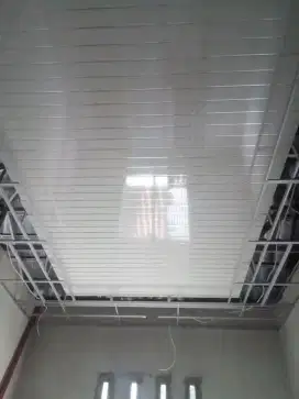 Tukang renovasi dan atap bocor