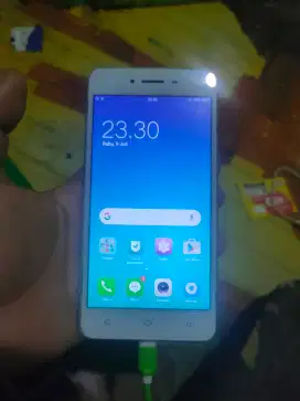 OPPO A37F RAM 2/16. PLUS MEMORY CARD 8GB
