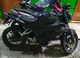 Pulsar Bajaj NS 200 Hitam (Special) Vixion, CB, Scorpio, Tiger kalah