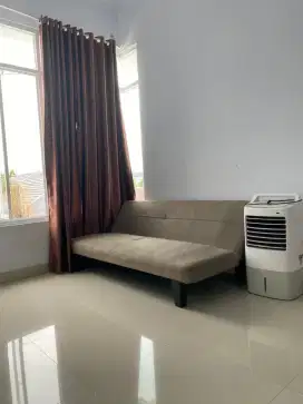 Dijual sofa bed informa jarang pakai kondisi seperti baru