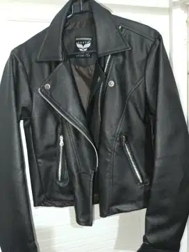 Jaket kulit imitasi
