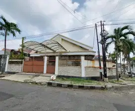 Rumah dijual di Sukomanunggal dengan lokasi strategis