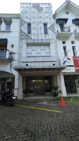 Ruko 4 Lantai BU dlm perkantoran Pondok Indah di Lebak Bulus, Jaksel
