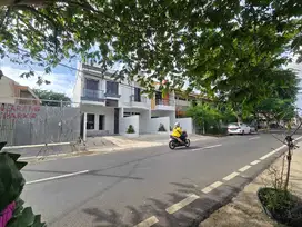 rumah minimalis di lagura cempaka putih dekat taman solo,rawasari,rsij
