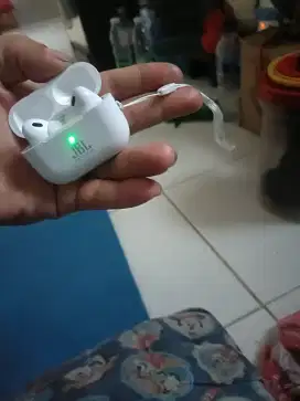 Hensed bluetooth JBL original suara kencang bass mantep batrei awet
