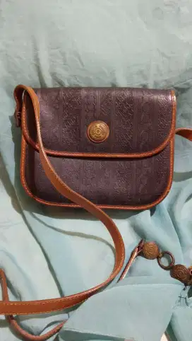 Tas slempang coklat Pierre Cardin