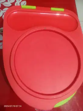 Tupperware tempat bekal anak