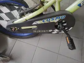 Sepeda anak hijau
