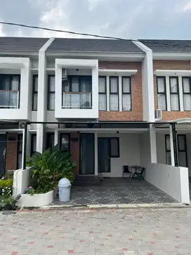 Disewakan rumah baru semi furnished
