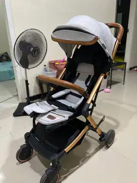 PRELOVED STROLLER BABYDOES ESMIO GOLD