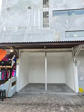 Disewakan Toko Luas 3x4m Pertokoan Kerobokan Kelod Kosongan