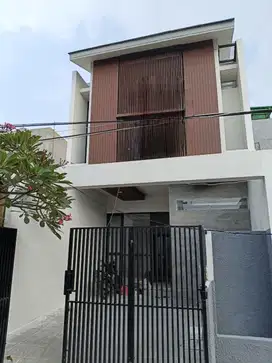 Rumah Modern Contemporer Di Mulyosari Tengah Surabaya