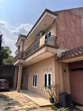 Dijual rumah cocok untuk usaha minimarket atau klinik