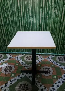 Meja Kayu kaki Besi Meja Makan Meja Cafe Meja Foodcort serbaguna