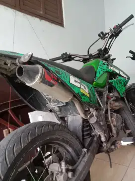 Dijual D-Traker 2014 hijau nopol T karawang