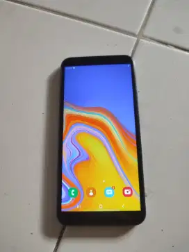 Dijual samsung J6+, ram 4/64, hp plus charger