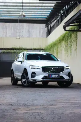 Volvo XC60 T8 AWD Recharge 2024 Putih (99,9% Like New)