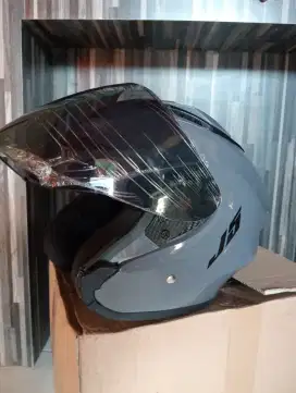 Helm mla dalam kondisi baru visor hitam