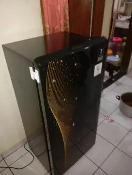 Kulkas Sharp aquos.