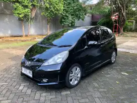 DP 3 Juta - Kredit Mobil Honda Jazz RS 1.5 Matic AT 2012