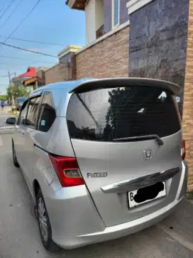 Honda Freed 2014 Automatic Pribadi Istimewa