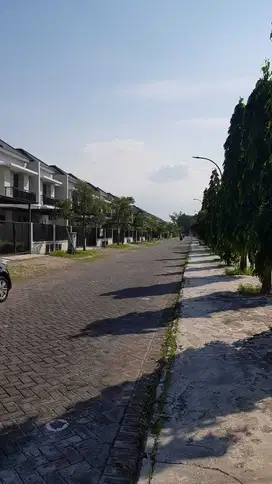 DIJUAL RUMAH TERAWAT PONDOK TJANDRA SEPERTI BARU