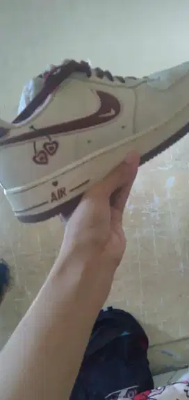 sepatu Nike edisi valentine