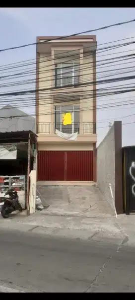 Ruko Raya Condet ada parkiran