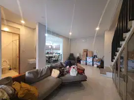 Dijual Rumah Minimalis Terawat di Setraduta Bandung Semi Furnished