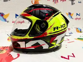 Helm KYT R10 motif