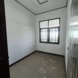 Rumah 2 Lantai Bebas Banjir Bonus AC Di Kayu Putih S7702