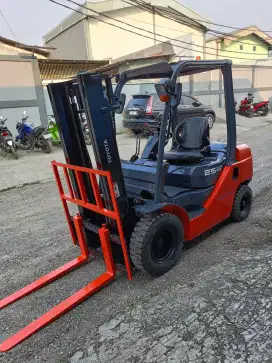 Forklift Toyota forklip diesel forklif 2,5 ton