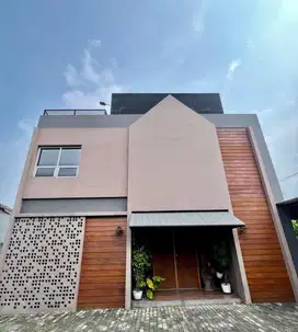 Rumah Bagus Luas Lokasi Strategis Di Jalan Logam Buah Batu Bandung
