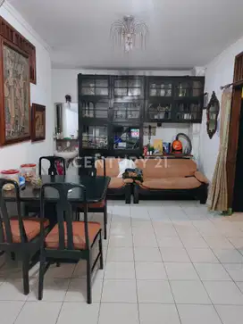 Rumah 3 Lantai Lokasi Strategis Di Kayu Putih Tengah S7612